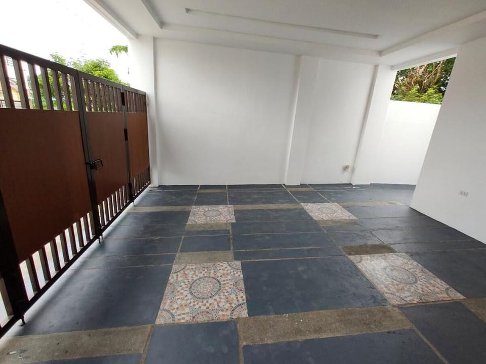 New 4BR house, furnished to high standard Vacation rental in Angeles