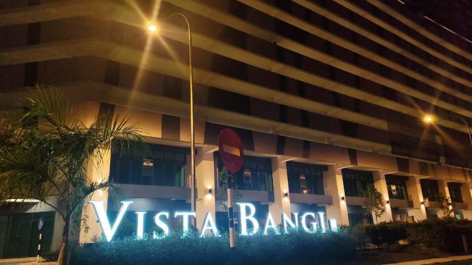 Homestay Near UKM Bangi with wifi-pool&river view) Apartment in Negeri Sembilan, Malaysia