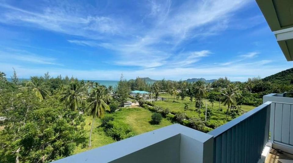 Hua Hin Prachuap Khiri Khan-The Sea Condo ปราณบุรี Apartment in Prachuap Khiri Khan, Thailand