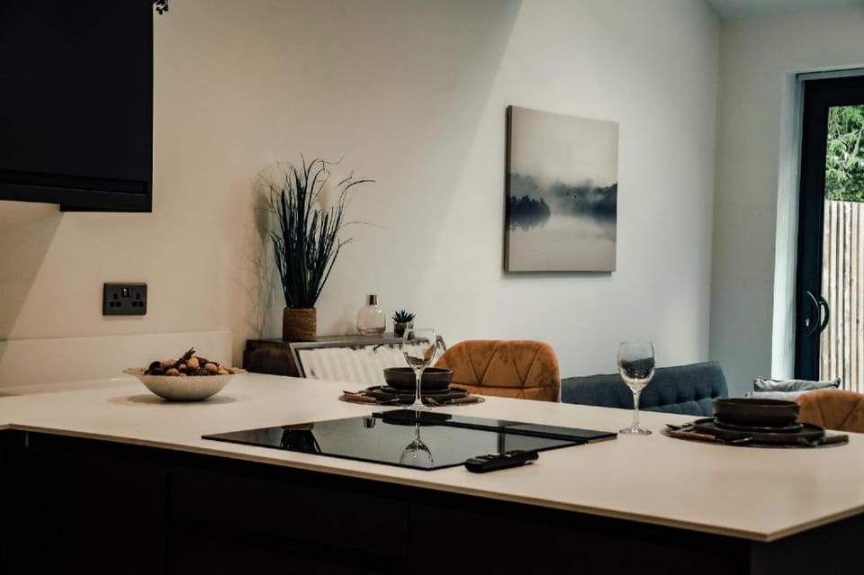 Hayy Collection Townhouse Living at Cliff Oaks Apartment in Leeds