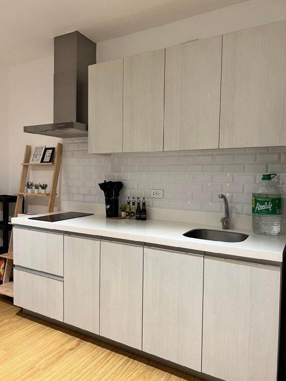 Novotel condo near CBD with kitchen and parking Vacation rental in Makati