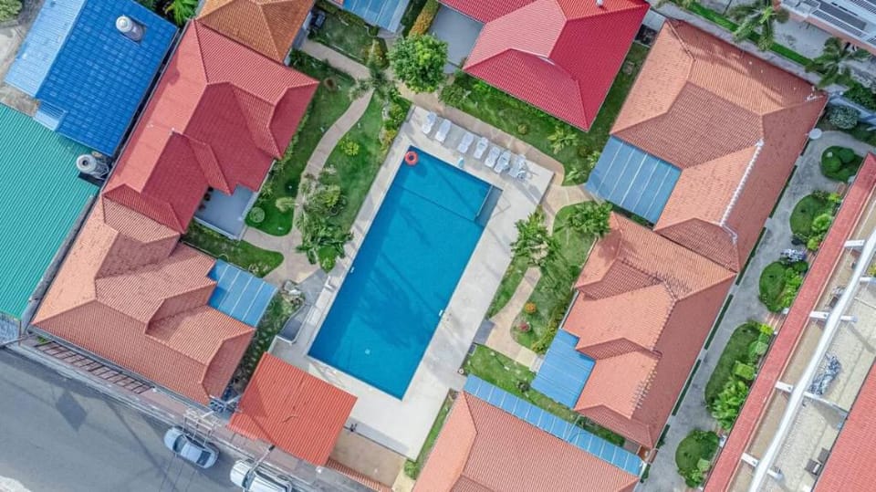 Mew Resort-15BR,30Pax,Pool,5 mins to Walking St Villa in Pattaya City