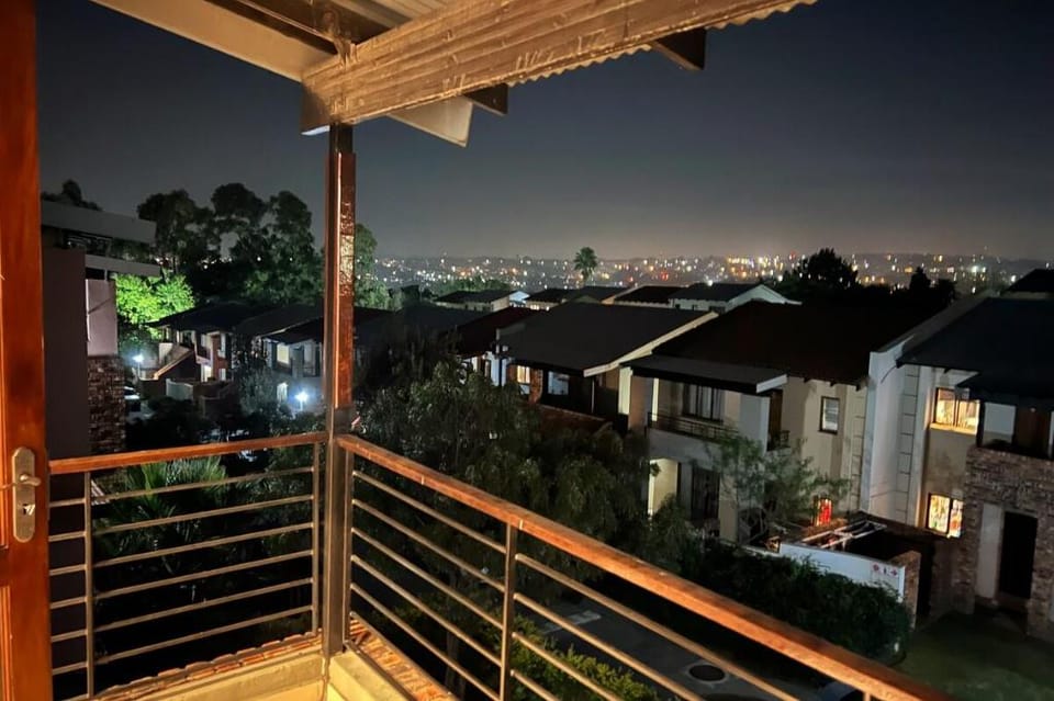Relaxing SMART home, close to Mall of Africa Vacation rental in Sandton