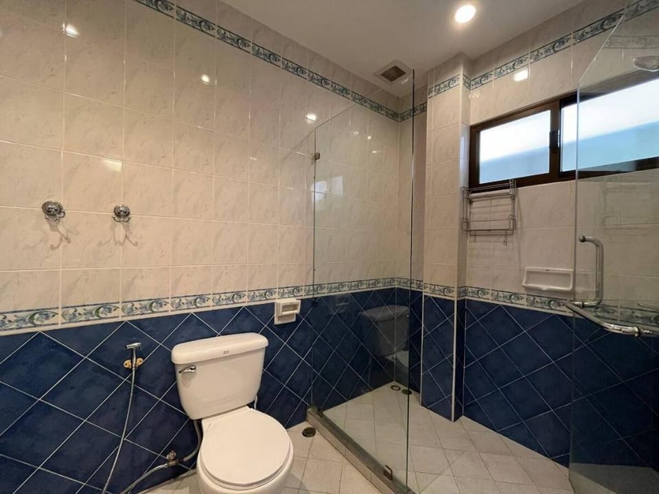 Resort 2-3BR,Pool,300m-Beach,5 mins to Walking St Villa in Pattaya City