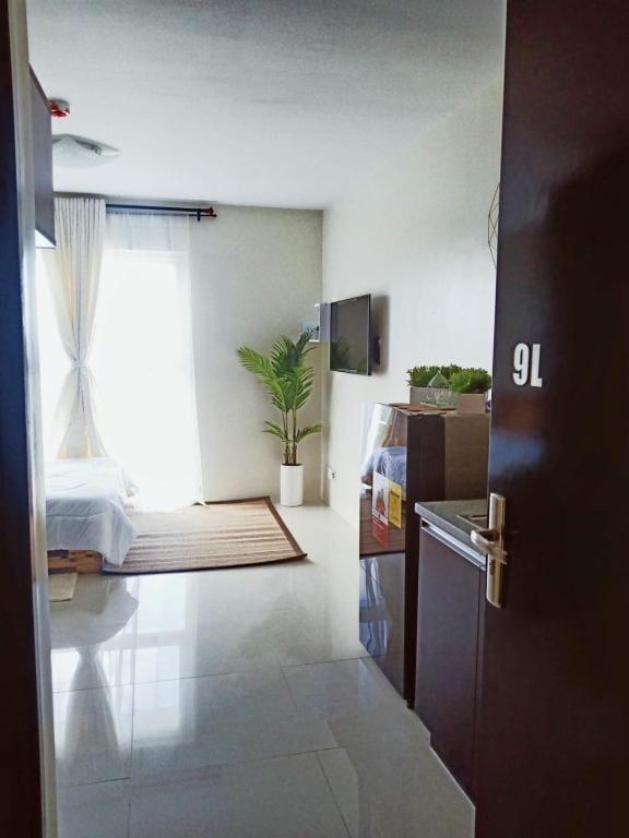 Budget Studio with wifi and access to pool and gym Apartment in Lapu-Lapu City