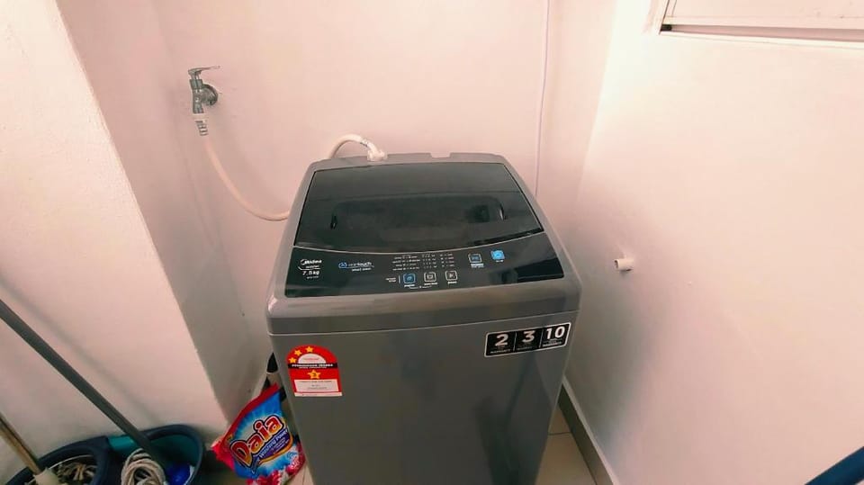 A2101 TwinGalaxy 4R10P near NewYorkHotel, IVF, CIQ Vacation rental in Johor Bahru