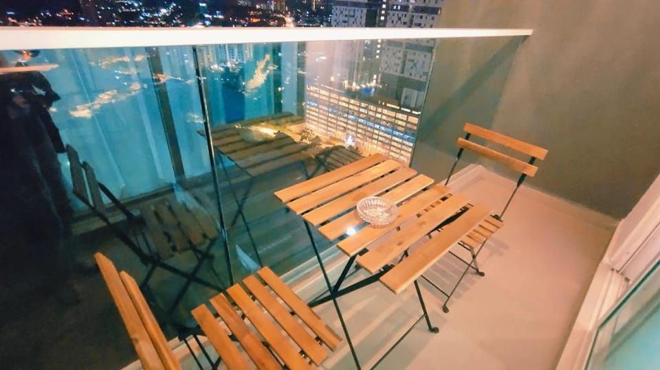 A2101 TwinGalaxy 4R10P near NewYorkHotel, IVF, CIQ Vacation rental in Johor Bahru