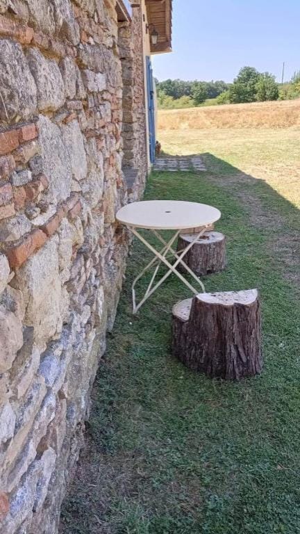Chambre 3 // Beau Sunset Vacation rental in Occitanie