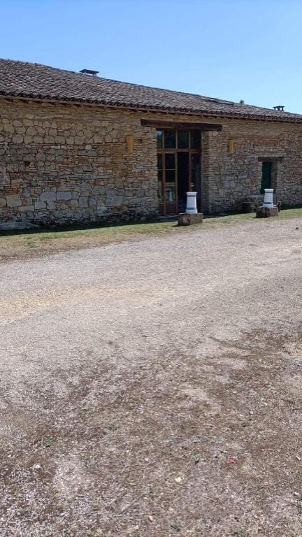 Chambre 3 // Beau Sunset Vacation rental in Occitanie