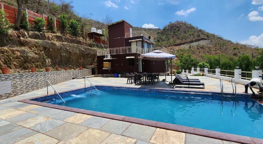 Skyview villa udaipur  Villa in Gujarat