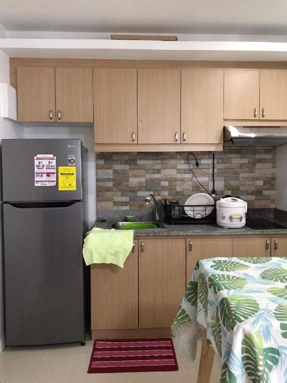 3 BEDROOMS UP AND DOWN CONDOTEL FOR STAYCATION Apartment in Pasay