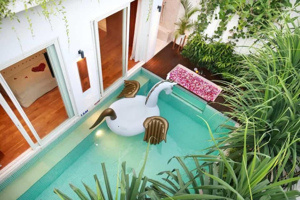 Romantic 2BDR Villa with Private Pool In Kerobokan Villa in North Kuta