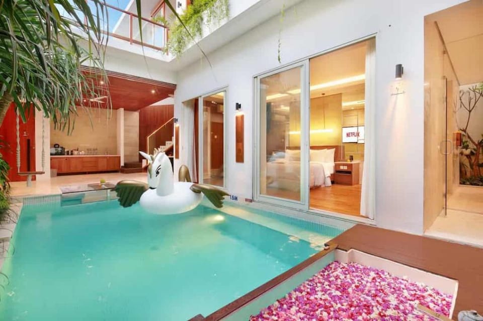 Romantic 2BDR Villa with Private Pool In Kerobokan Villa in North Kuta