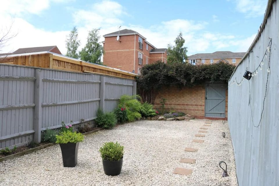 Townhouse Tipton, Ideal for Contractors & Families Vacation rental in England