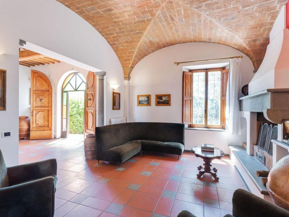 Poolside Leisure in Empoli Hideaway Villa in Tuscany