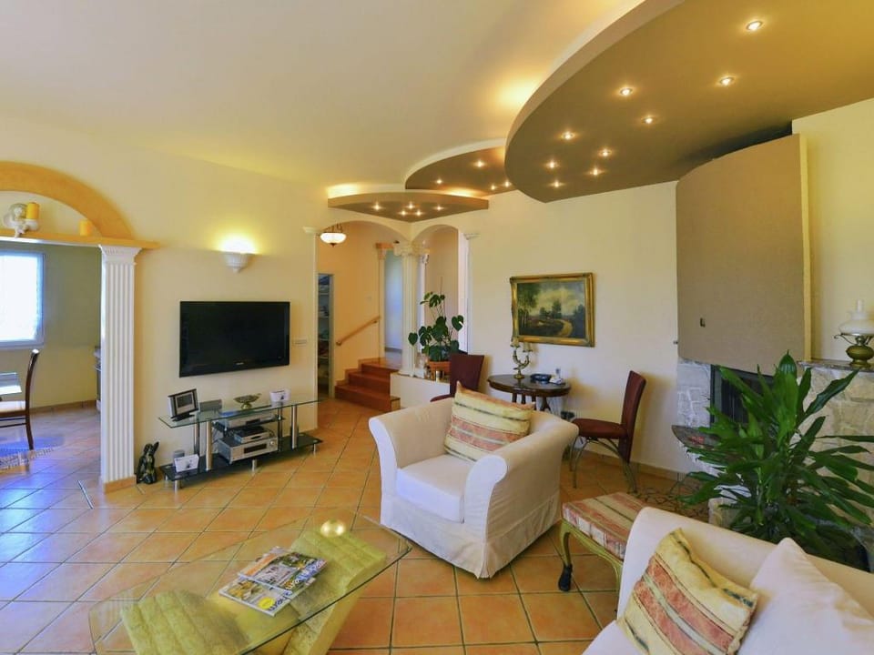 Villa in Ripenda Kras with Pool and Sauna Villa in Istria County