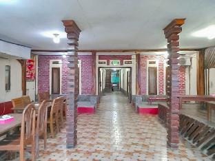 Homestay Nazriel Mitra RedDoorz Vacation rental in West Java