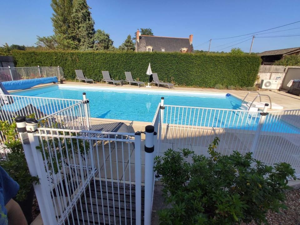 Gîtes Les Volets Rouges d'Allonnes Vacation rental in Pays de la Loire