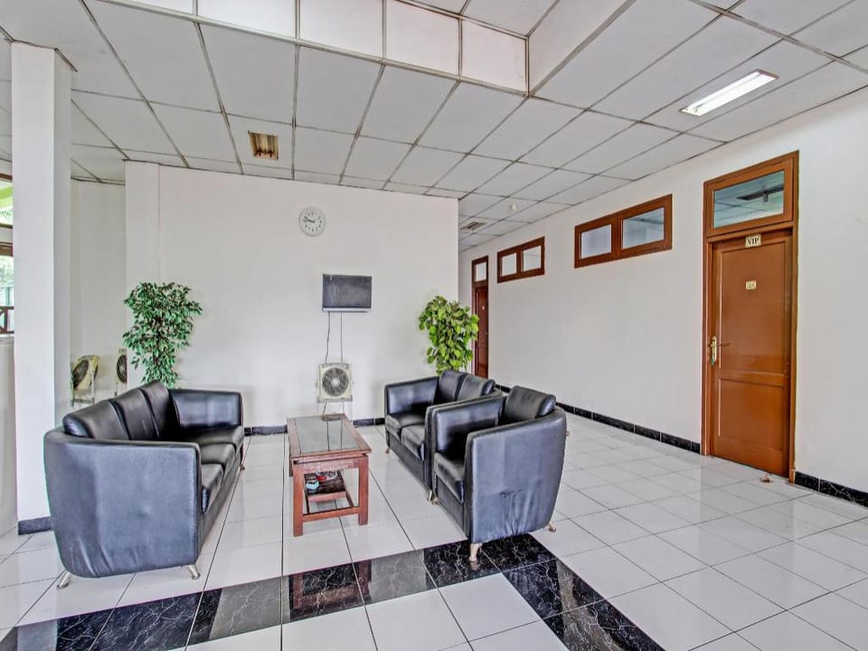 SPOT ON 91471 Syariah Wisma Uin Walisongo Hotel in Indonesia