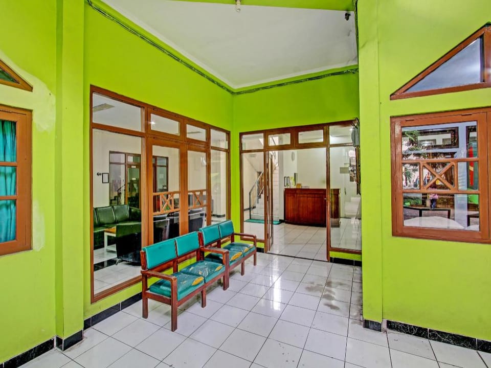 SPOT ON 91471 Syariah Wisma Uin Walisongo Hotel in Indonesia