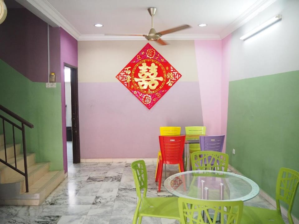 OYO Homes 90575 CK Bahau Homestay Hotel in Bahau