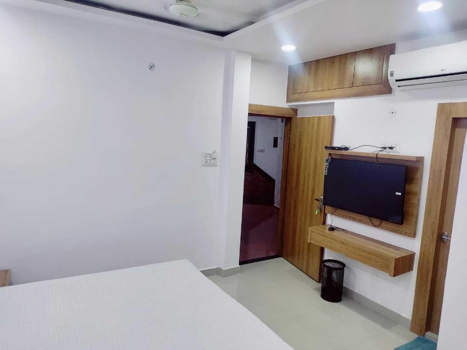 Hotel O Lake Link Hotel in India