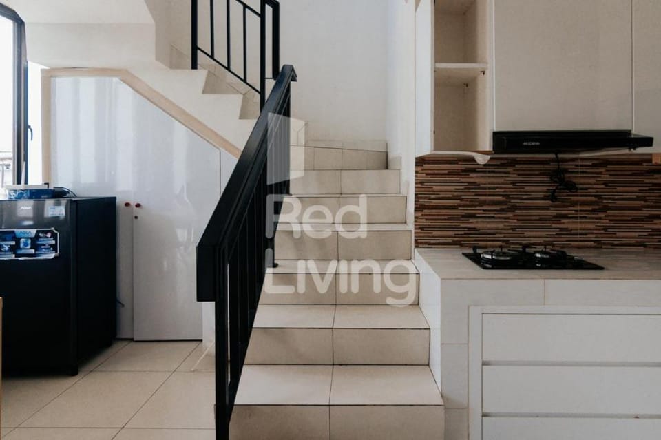 Columbus Residence J10 near RSUD Karawang Mitra RedDoorz Hotel in West Java