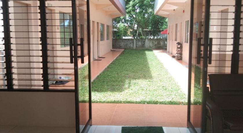 Claytown Pension House Hostel in Dumaguete