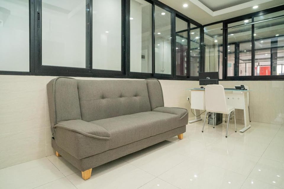 RedDoorz near Stasiun Senen Hotel in Jakarta
