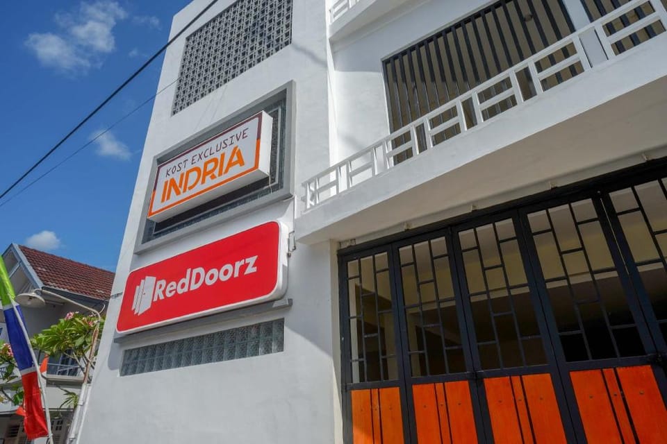 RedDoorz Plus near Pasar Gede Solo Hotel in Special Region of Yogyakarta