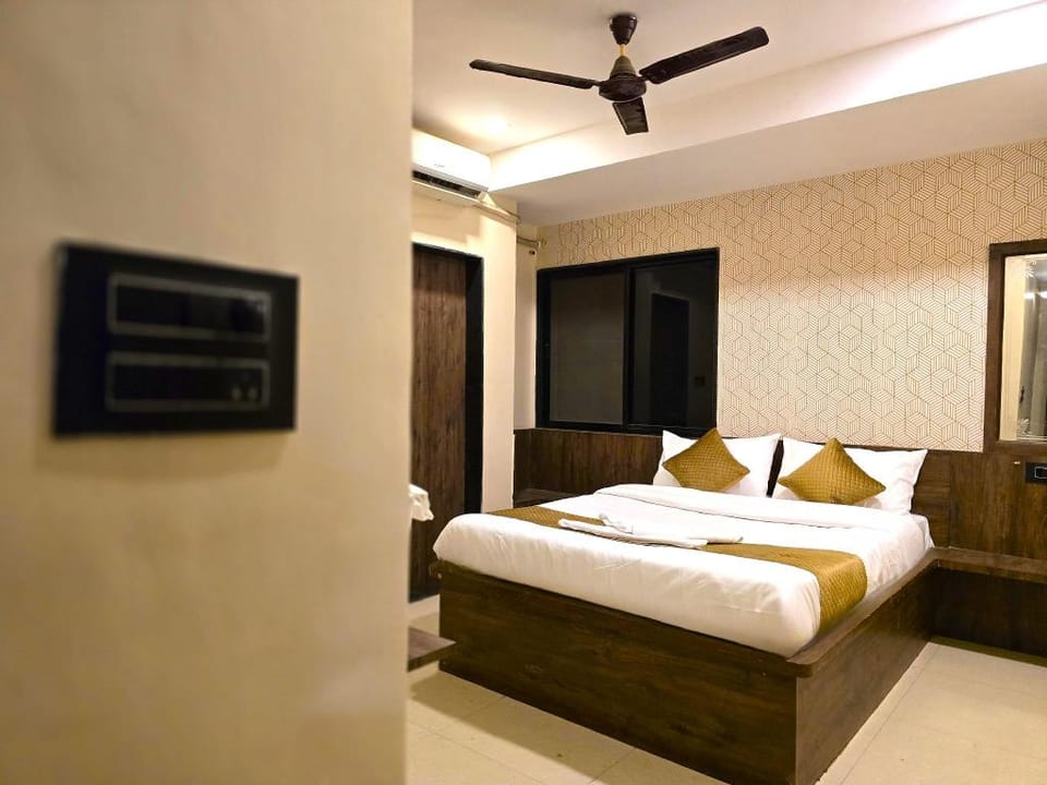 Hotel City Air Hotel in Pune