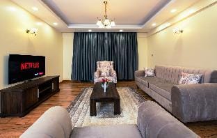 Elegant Two Bedroom Apartment with a Pool & Gym Apartment in Nairobi