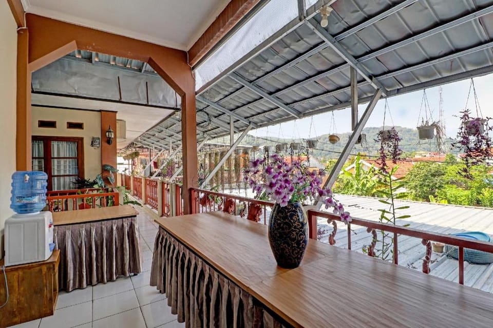 OYO Life 91480 Putridapisa Syariah Hotel in West Java