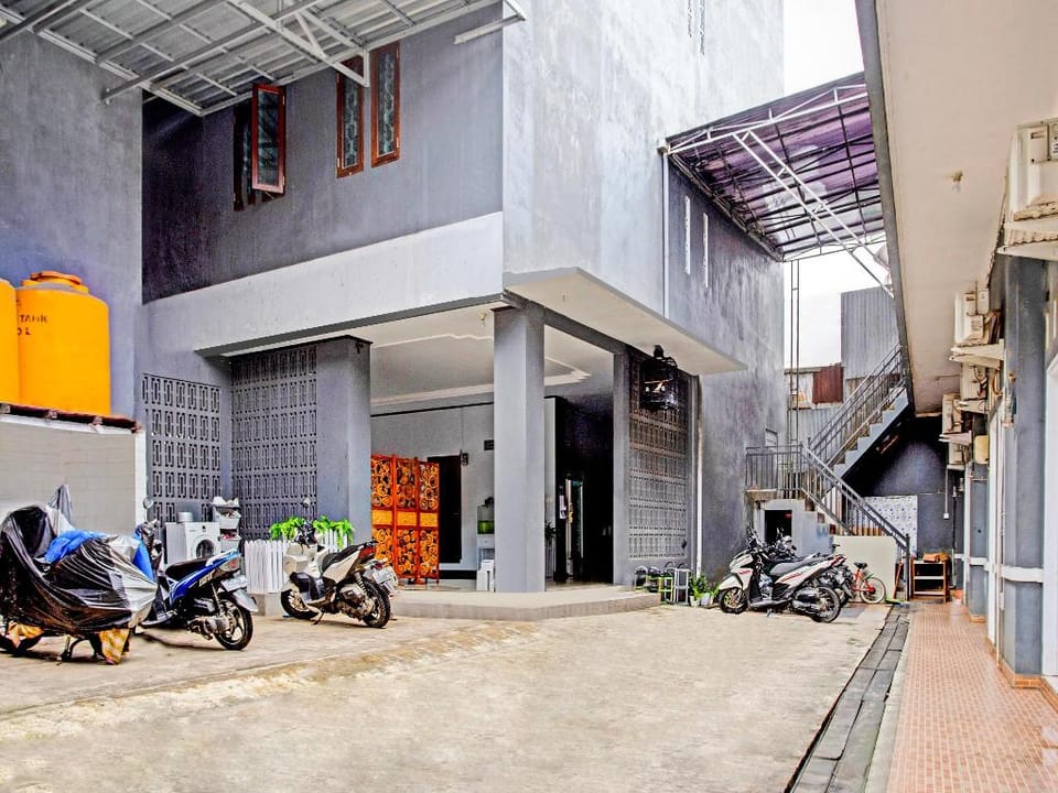 OYO 91536 Aulia Homestay Syariah Hotel in Indonesia