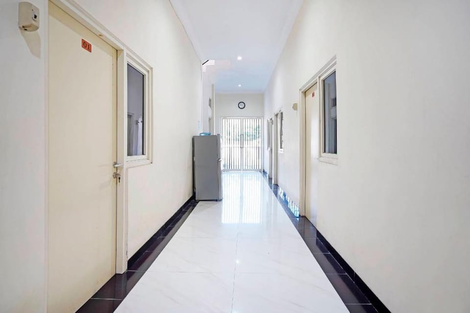 Hotel O Ruby Homestay Syariah Hotel in Surabaya