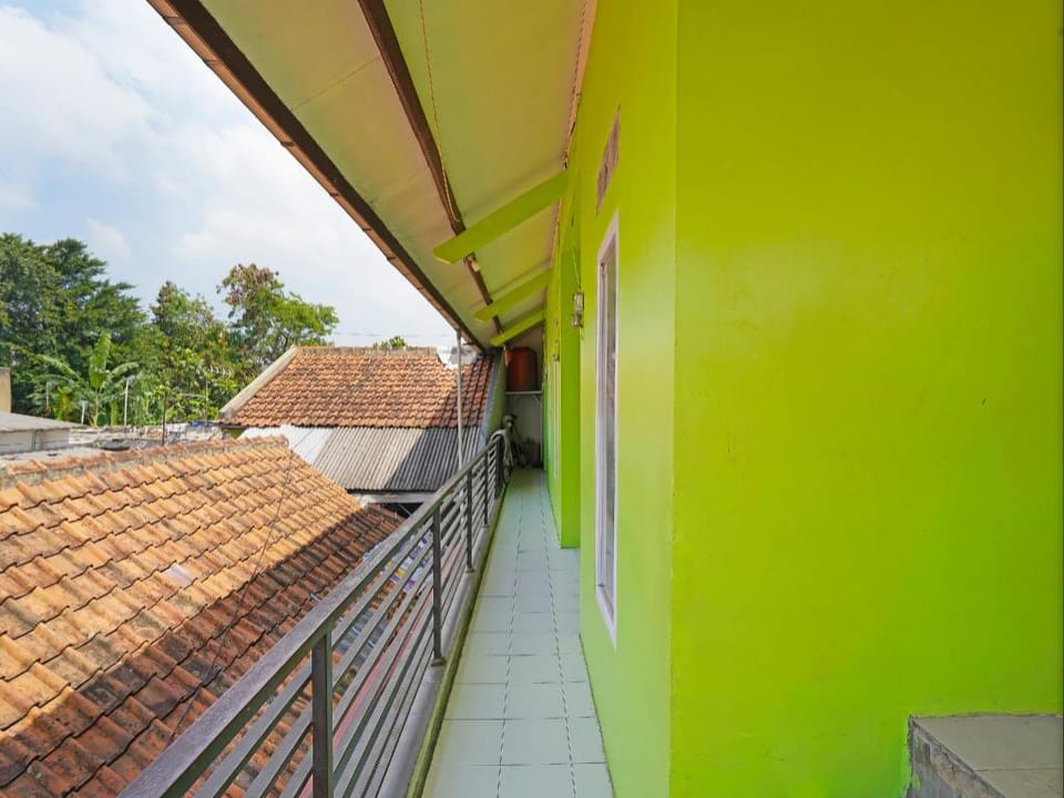 SPOT ON 91545 Pondok Mukti Syariah Hotel in Bandung