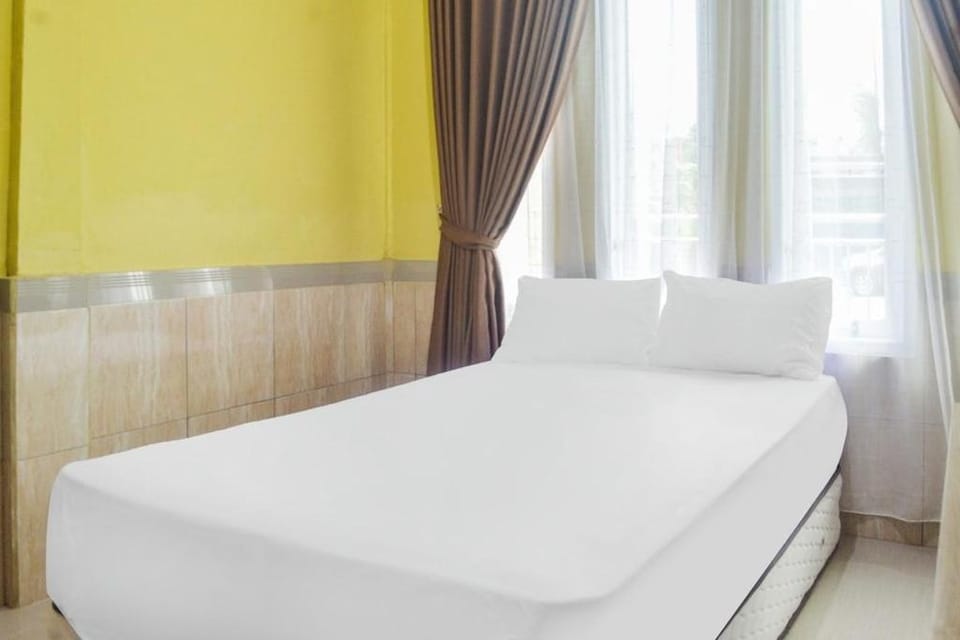SPOT ON 91463 Obby Guest House Hotel in Indonesia