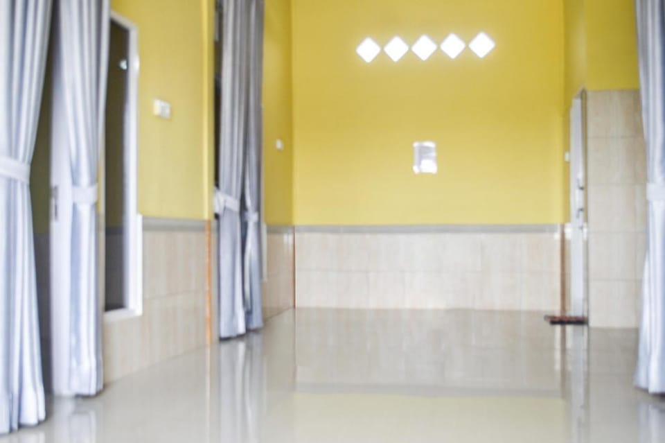 SPOT ON 91463 Obby Guest House Hotel in Indonesia