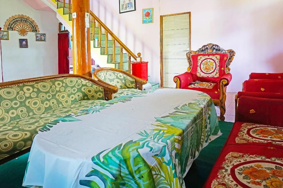 SPOT ON 91527 As-sakinah Homestay Syariah Hotel in East Java