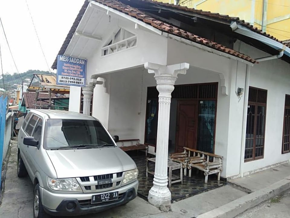 EXPRESS O 91436 Mess Sadam Hotel in Indonesia