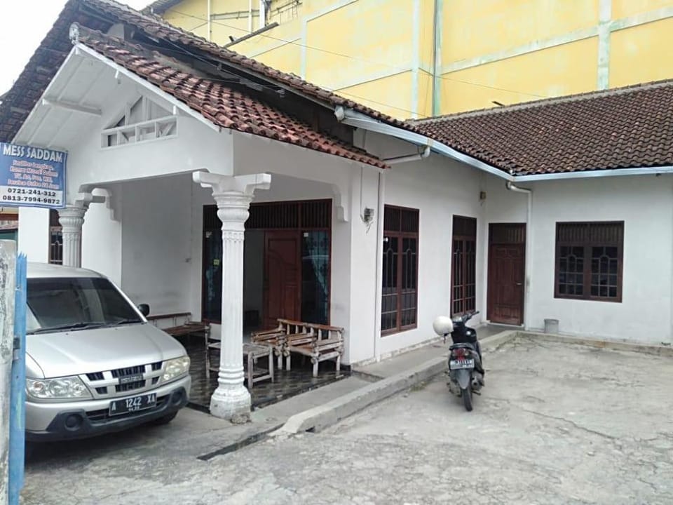 EXPRESS O 91436 Mess Sadam Hotel in Indonesia