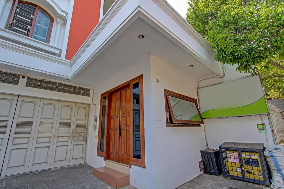 OYO Life 91523 Kenari Guesthouse Hotel in Indonesia