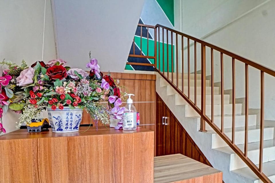 Collection O 91528 Garuda Residence Syariah Hotel in Indonesia