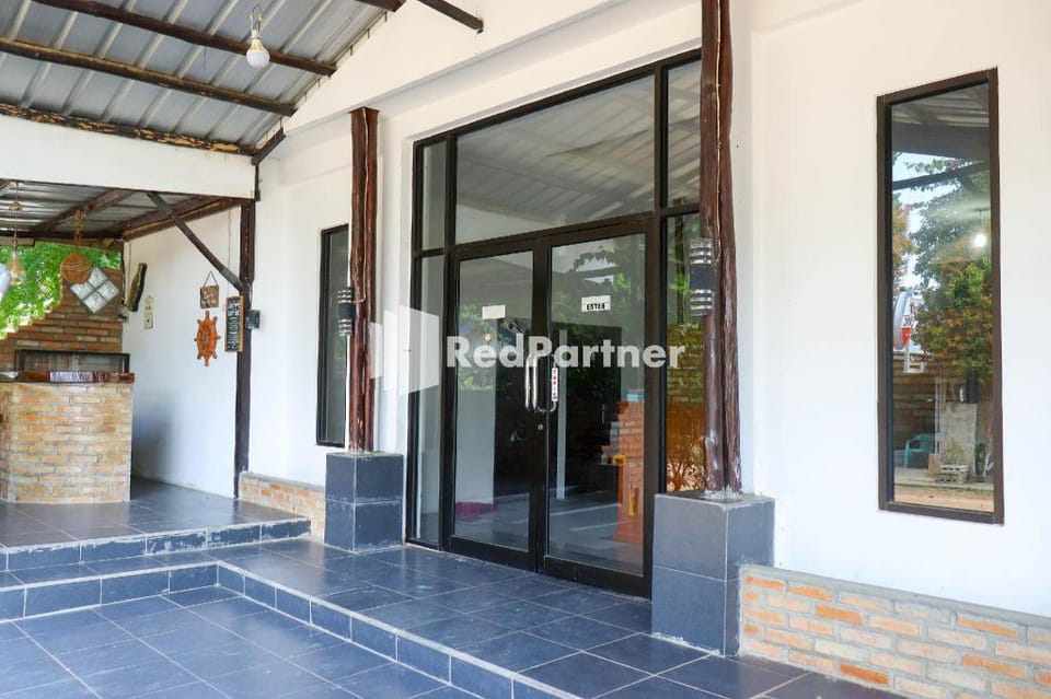 Sahabat Pantai Guest House Mitra RedDoorz Hotel in Indonesia
