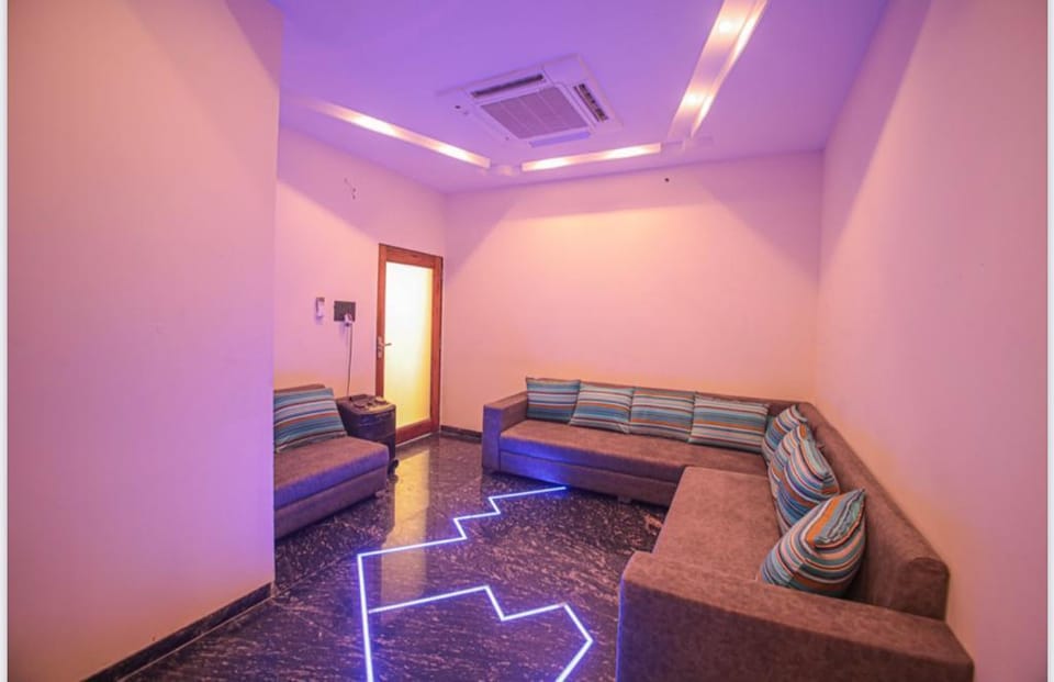 Julie Farms :4-Bedroom villa with pool & jacuzzi Villa in Jaipur