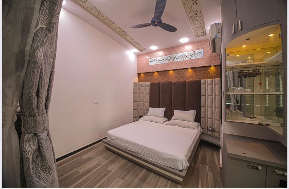 Julie Farms :4-Bedroom villa with pool & jacuzzi Villa in Jaipur