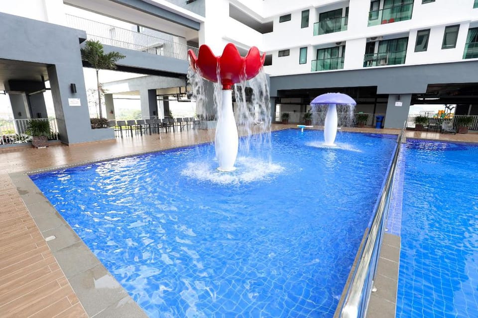 FREE Netflix & 2 Parkings | 3B2B - 6 Pax | Kajang Apartment in Negeri Sembilan, Malaysia