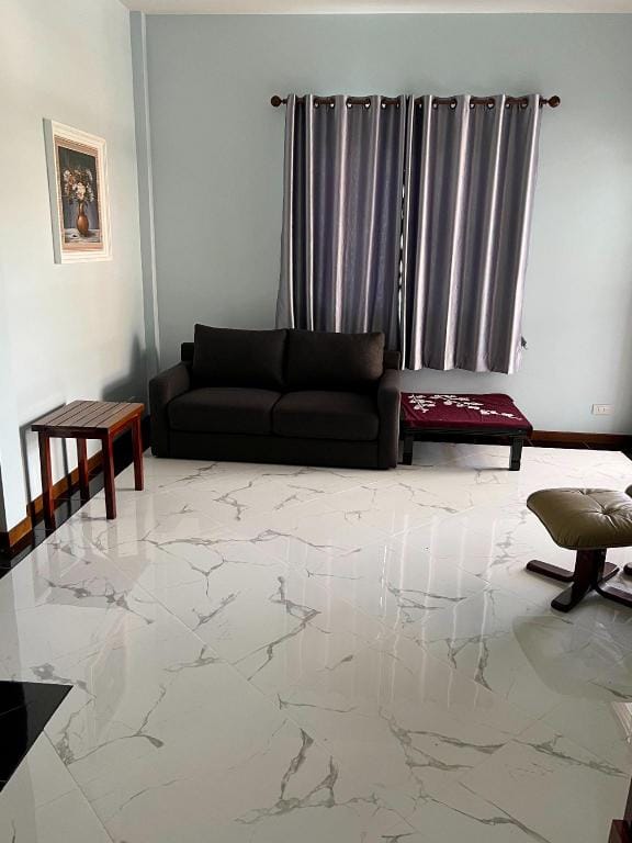 New home บ้านสร้างใหม่ ใกล้ทะเล เมืองระยอง Vacation rental in Chon Buri Changwat