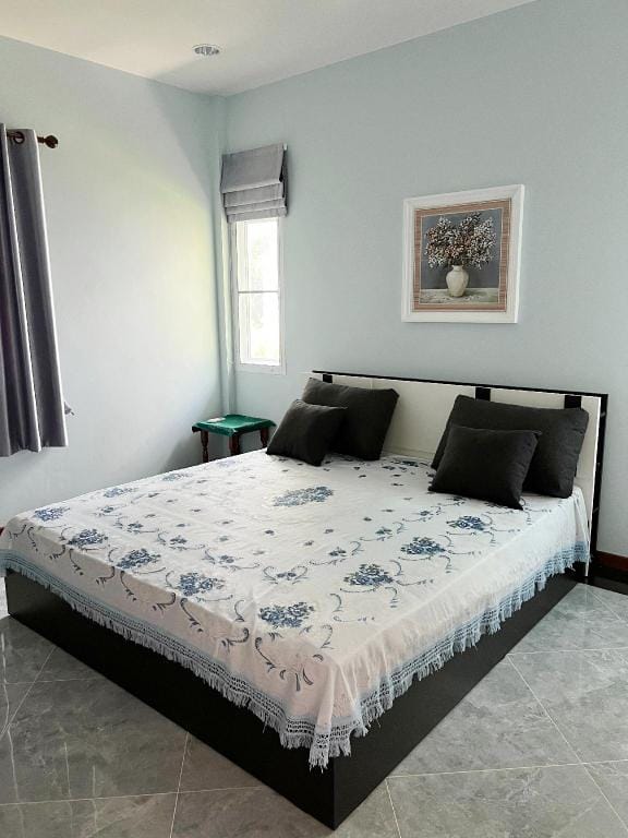 New home บ้านสร้างใหม่ ใกล้ทะเล เมืองระยอง Vacation rental in Chon Buri Changwat