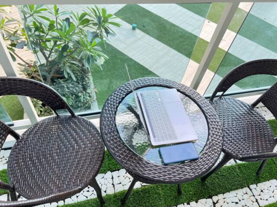 Lovely and Refreshing 1 BR Suite @ Bahamas, Azure Apartment in Pasay